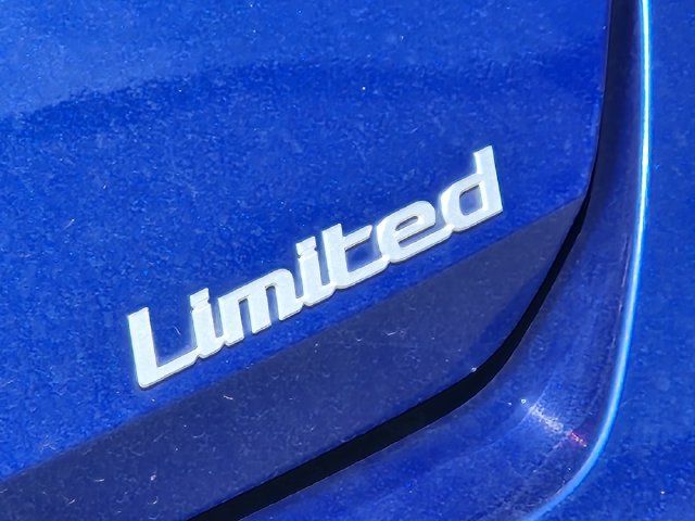 Used 2025 Hyundai Elantra Limited FWD image 11
