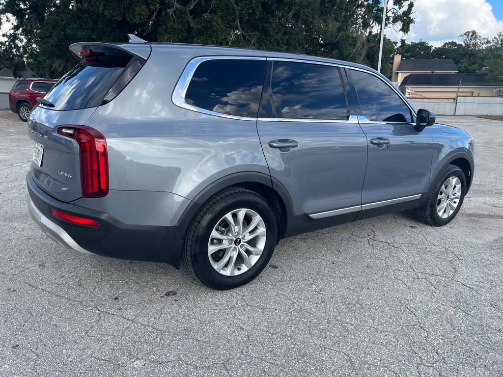 Used 2020 Kia Telluride LX FWD image 3