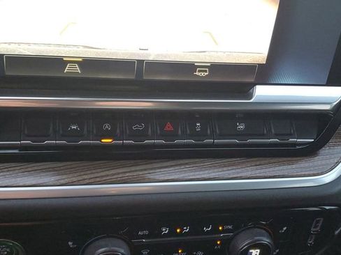 Used 2022 Chevrolet Silverado 1500 RST AWD/4WD image 24