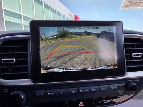 Used 2020 Hyundai Venue FWD image 19