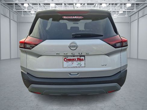 Used 2023 Nissan Rogue SV image 4