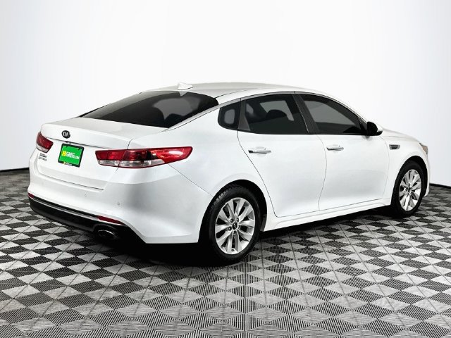 Used 2018 Kia Optima LX w/ 17" Alloy Wheels Package FWD image 8