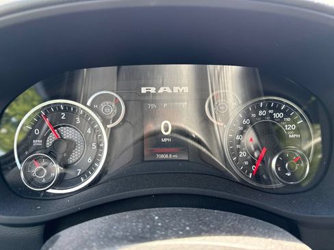 Used 2024 RAM 3500 Big Horn w/ Night Edition AWD/4WD image 16