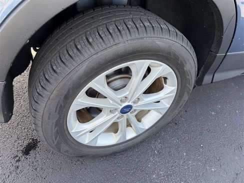 Used 2018 Ford Escape SEL image 16