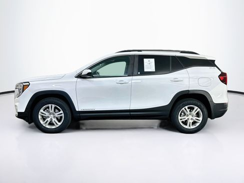 Used 2022 GMC Terrain SLE w/ Driver Convenience Package AWD/4WD image 4