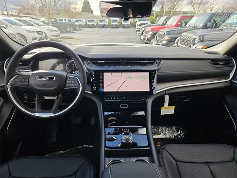 New 2026 Jeep Grand Cherokee Limited image 22