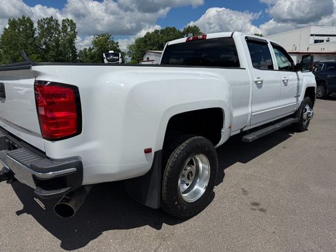 Used 2017 Chevrolet Silverado 3500 LT w/ LT Convenience Package AWD/4WD image 11