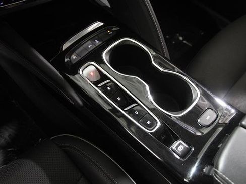 Used 2023 Buick Envision Essence FWD image 17
