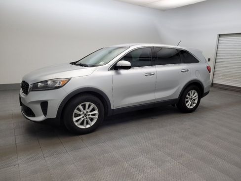 Used 2019 Kia Sorento AWD V6 image 2