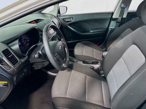 Used 2016 Kia Forte LX image 10