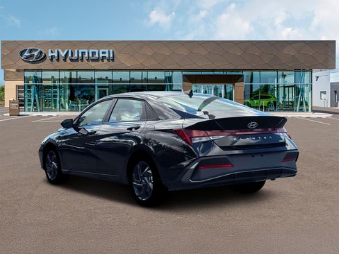 New 2026 Hyundai Elantra SEL FWD image 5