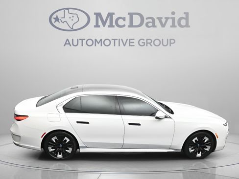 Used 2023 BMW i7 xDrive60 AWD/4WD image 42