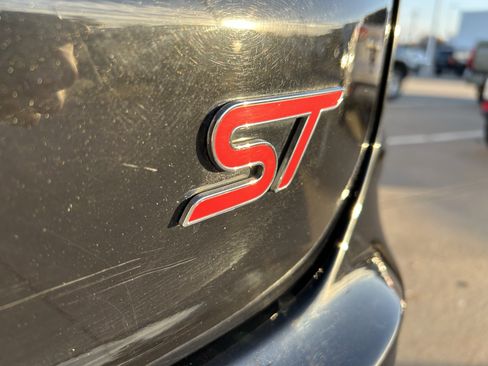 Used 2023 Ford Edge ST w/ Equipment Group 401A image 8