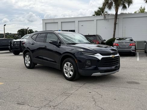 Used 2020 Chevrolet Blazer LT FWD image 2