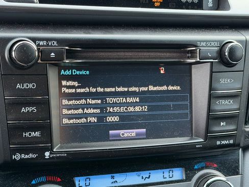 Used 2018 Toyota RAV4 SE image 30