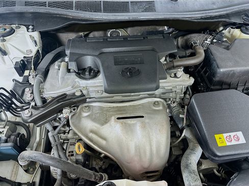 Used 2017 Toyota Camry LE image 30