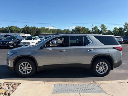 Used 2023 Chevrolet Traverse LS AWD/4WD image 6