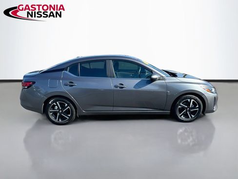 Used 2024 Nissan Sentra SV FWD image 10