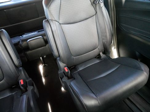 Used 2025 Toyota Sienna XLE Woodland Edition image 14