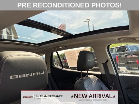 Used 2023 GMC Terrain Denali w/ Denali Premium Package AWD/4WD image 12
