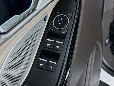 Used 2022 Ford Explorer Platinum w/ Equipment Group 601A image 17