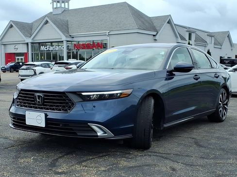 Used 2025 Honda Accord Touring image 6