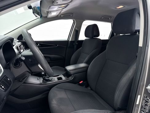 Used 2016 Kia Sorento L image 16