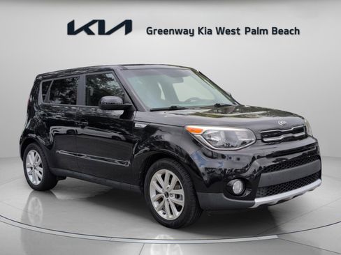 Used 2018 Kia Soul + image 1