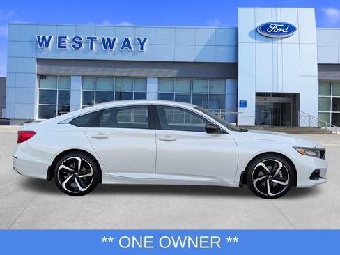 Used 2022 Honda Accord Sport image 2