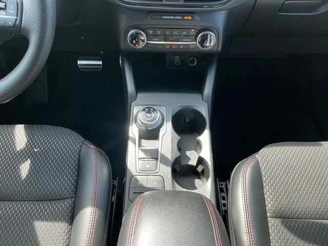 Used 2024 Ford Escape ST-Line w/ Cold Weather Package FWD image 27