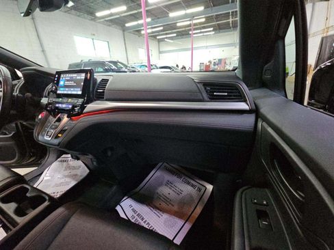 Used 2023 Honda Odyssey Sport image 16