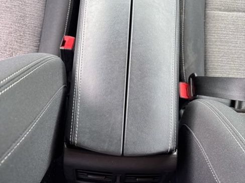 Used 2023 Nissan Rogue SV AWD/4WD image 18