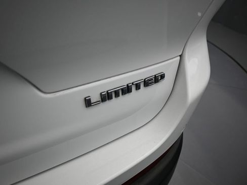 Used 2023 Jeep Grand Cherokee L Limited AWD/4WD image 42