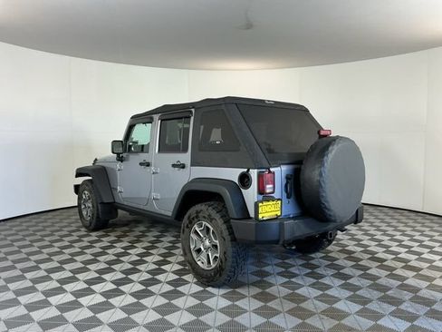 Used 2015 Jeep Wrangler Unlimited Rubicon w/ Connectivity Group AWD/4WD image 7