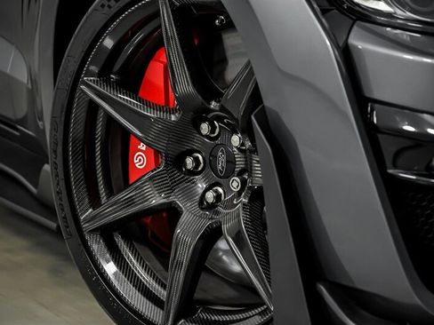 Used 2022 Ford Mustang Shelby GT500 w/ Carbon Fiber Track Pack RWD image 4