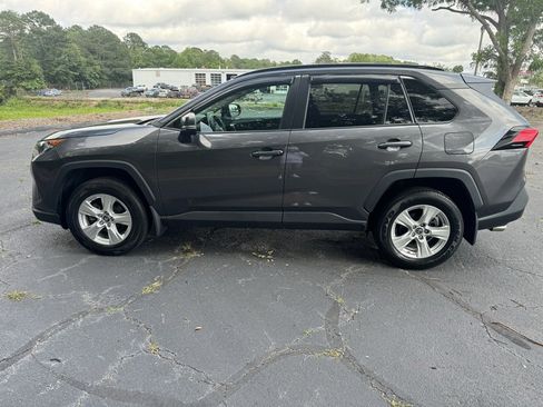 Used 2019 Toyota RAV4 XLE image 2