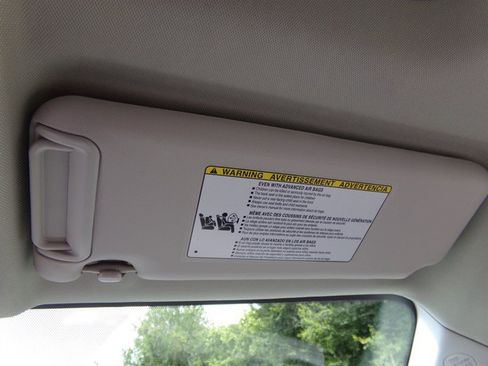 Used 2016 Toyota RAV4 XLE FWD image 32