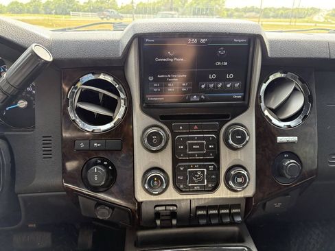 Used 2013 Ford F250 Platinum w/ FX4 Off Road Pkg AWD/4WD image 16