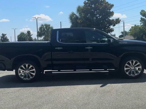 Used 2022 Chevrolet Silverado 1500 High Country w/ Technology Package image 10