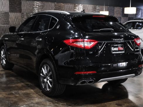 Used 2018 Maserati Levante GranLusso AWD/4WD image 10