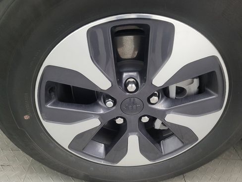 Used 2022 Jeep Grand Cherokee Limited 4xe image 31