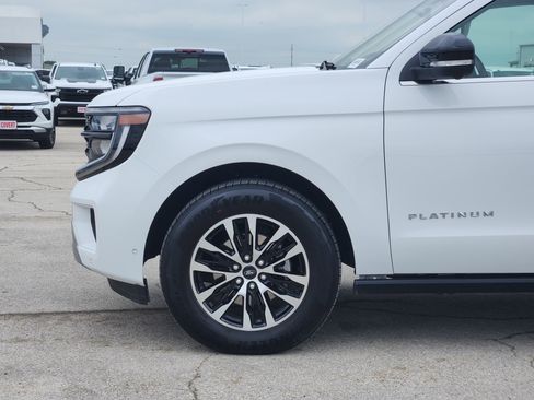 Used 2025 Ford Expedition Max Platinum AWD/4WD image 9