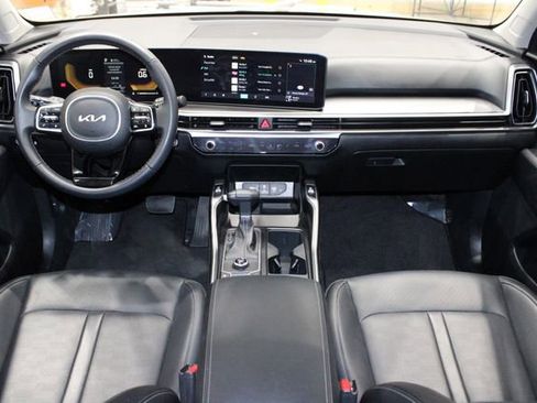 Used 2024 Kia Sorento S image 24