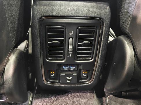 Used 2018 Jeep Grand Cherokee High Altitude image 28