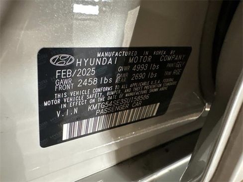 Used 2025 Genesis G70 3.3T Advanced w/ Sport Prestige Package image 32