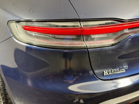 Used 2022 Porsche Macan S AWD/4WD image 35
