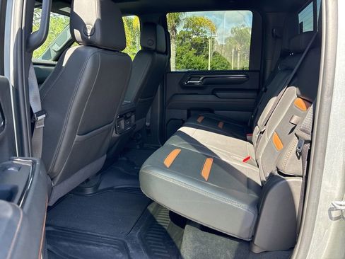 Used 2024 GMC Sierra 2500 AT4 w/ AT4 Premium Plus Package AWD/4WD image 6