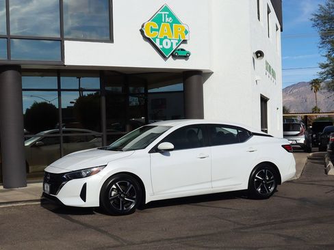 Used 2025 Nissan Sentra SV image 7