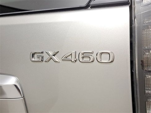 Used 2023 Lexus GX 460 Premium image 9