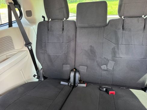 Used 2013 Dodge Grand Caravan SXT FWD image 12
